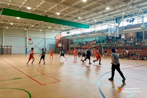 El Pabellón José Luis Viejo de Yunqauera corona al Basket Galápagos