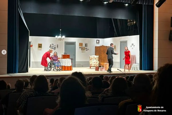 'El cianuro... ¿solo o con leche?' en el Centro Cultural Miguel de Cervantes de Yunquera de Henares
