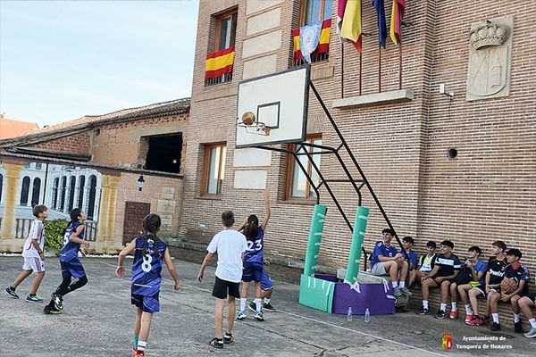 Gran participación en el torneo 3x3 de baloncesto