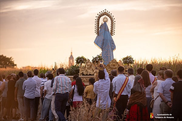 La Virgen de la Granja ya presidela iglesia de San Pedro tras una emotiva procesión