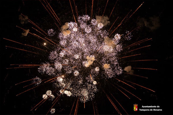 Los fuegos artificiales ponen el broche final a las fiestas 2025