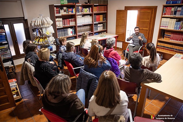 Lectores bajo sospecha: la novela negra se lee en la biblioteca