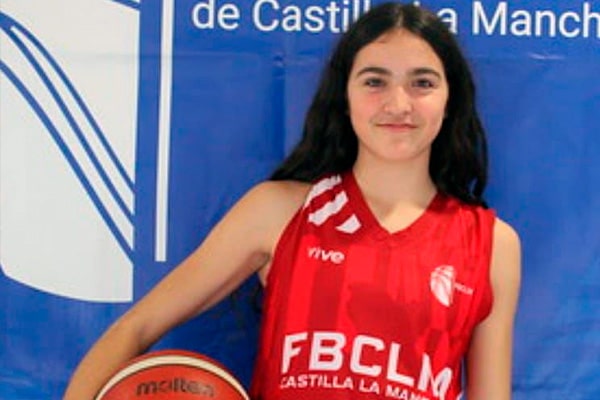 La yunquerana Lucía Sanz sigue creciendo en el baloncesto regional