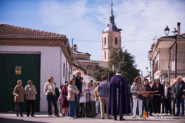 El Vía Crucis del Viernes Santo une a los yunqueranos en un recorrido de fe y devoción