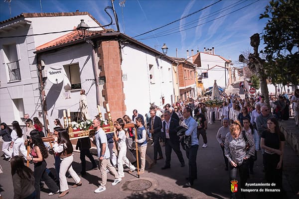 Yunquera de Henares culmina su Semana Santa con una emotiva Procesión de la Resurrección