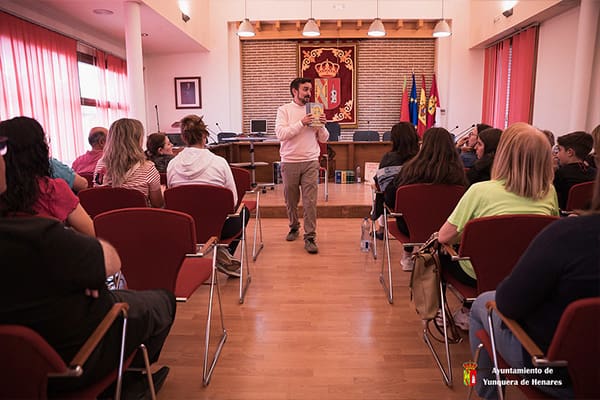 Gran participación en el taller “Los libros que llevamos dentro” de Daniel Blanco