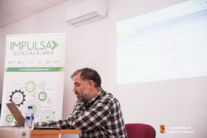 Jornada Revoluciona tu negocio con Inteligencia Artificial & Google Antigravity