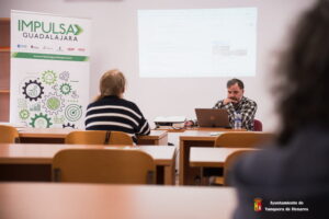 Jornada Revoluciona tu negocio con Inteligencia Artificial & Google Antigravity