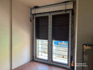 El Ayuntamiento de Yunquera ejecuta la 3ª fase de sustitución de ventanas en edificios municipales