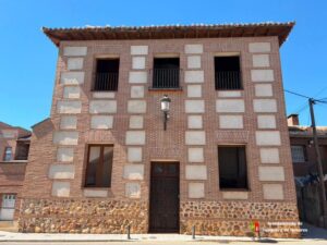 El Ayuntamiento de Yunquera ejecuta la 3ª fase de sustitución de ventanas en edificios municipales