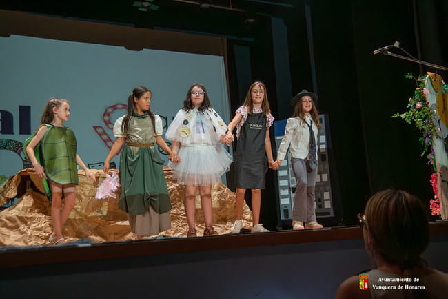 La Escuela Municipal de Teatro de Yunquera cierra el curso con Momo y las ladronas del tiempo