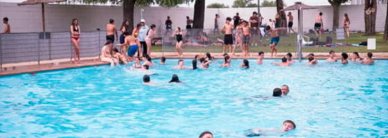 La piscina municipal inaugura oficialmente la temporada de verano 2026 en Yunquera