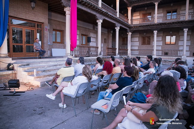 Los VI Cuentos de Verano en Palacio arrancan con Te brindo un cuento