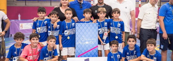 Los clubes deportivos de Yunquera de Henares volvieron a demostrar el excelente momento que atraviesa el deporte base local al lograr un total de ocho reconocimientos durante la gala de clausura del Campeonato Provincial de Deporte en Edad Escolar, celebrada en la tarde de ayer en el pabellón de Villanueva de la Torre.