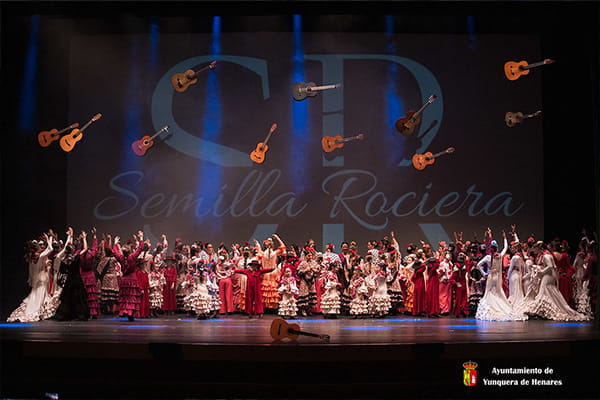 Semilla Rociera brilla sobre el escenario del Buero Vallejo al presentar “Esencia”