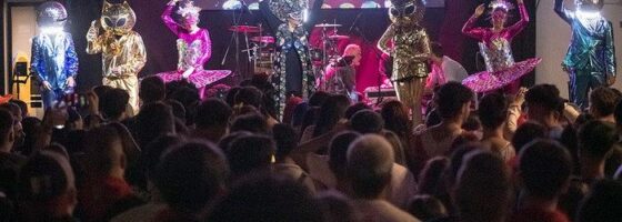 Concurso de Disfraces y Orquesta Nell en una noche para recordar