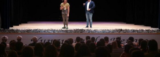 "El Loco Show de Manolo Costa y Mindanguillo" llena de magia y humor el Centro Cultural "Miguel de Cervantes"