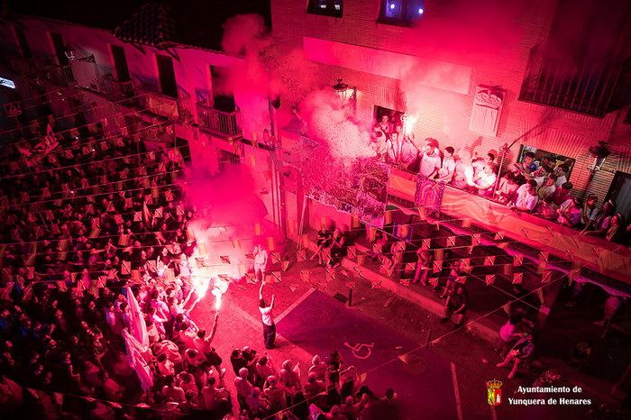 El chupinazo de la Peña Rokamex da inicio a los días grandes de las fiestas de Yunquera