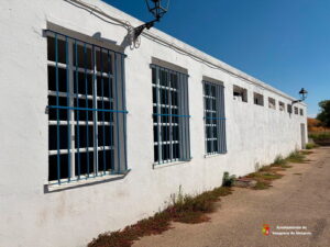 El Ayuntamiento de Yunquera continúa con la limpieza de pintadas y grafitis en diferentes espacios del municipio