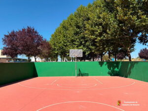 El Ayuntamiento de Yunquera continúa con la limpieza de pintadas y grafitis en diferentes espacios del municipio