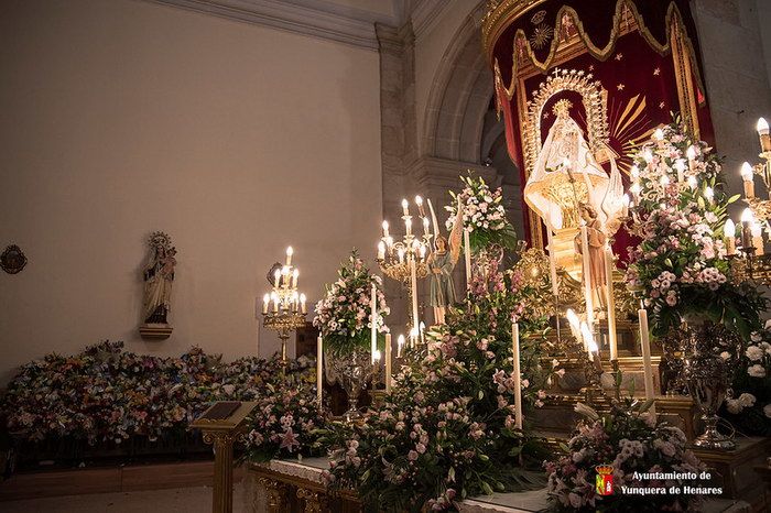 Multitudinaria participación en la ofrenda floral del 14 de septiembre