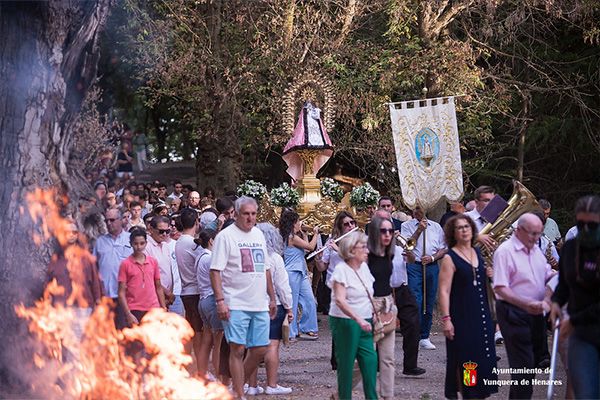 Yunquera acompaña a su Patrona en el tradicional traslado del 8 de septiembre