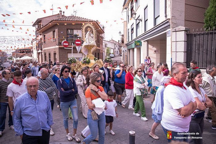 Yunquera de Henares celebra el Dia de la Virgencilla con la tradicional procesion de la Virgen de la Granja